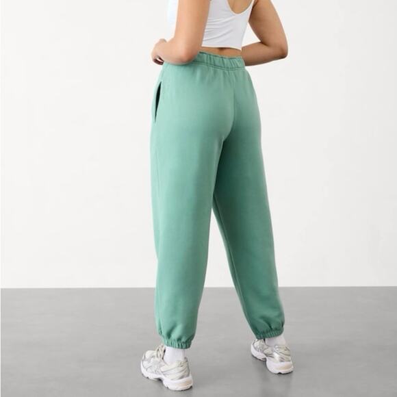 NWT Athleta Forever Fleece High-Rise Fleece Jogger In Juniper Green Size Large - Picture 2 of 10